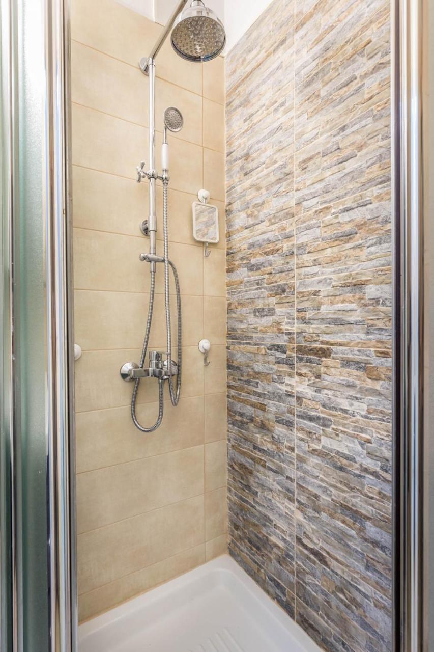 Adorable Flat For 4 Ppl In Kolonaki Athens Exterior photo